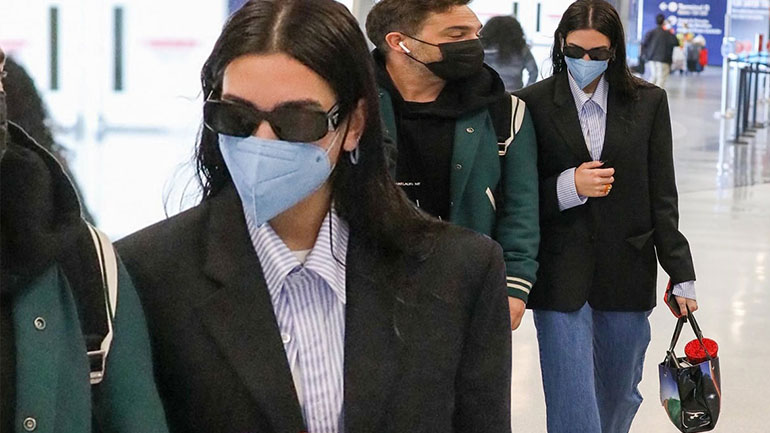 Το androgynous look της Dua Lipa είναι ιδανικό για ένα βροχερό weekend